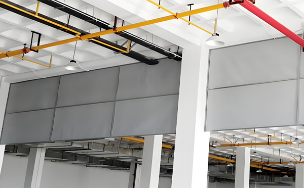 商场防烟分区常闭节点：绥德挡烟垂壁高度与控制器接线图解