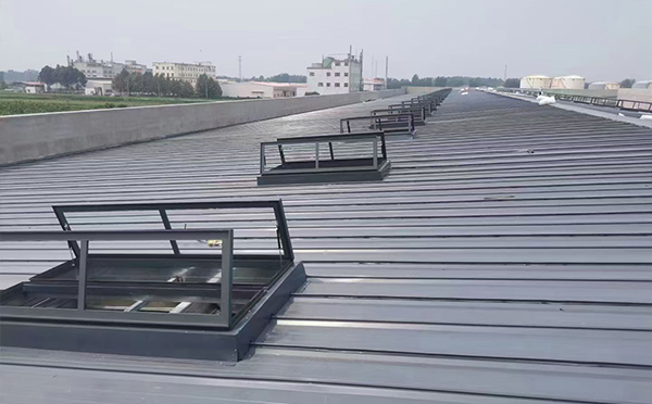 某中学室内体育馆绥德排烟窗改造项目