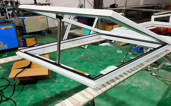 某地下车库出入口绥德排烟窗配置工程